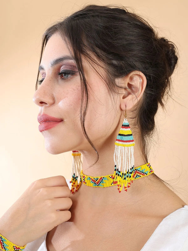 Aztec choker set with bold geometric multicolour pattern, close-fit throat style