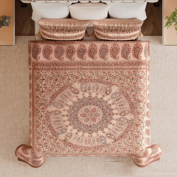 Mandala bed sheet in hand-printed cotton, double size, spread on a bed
