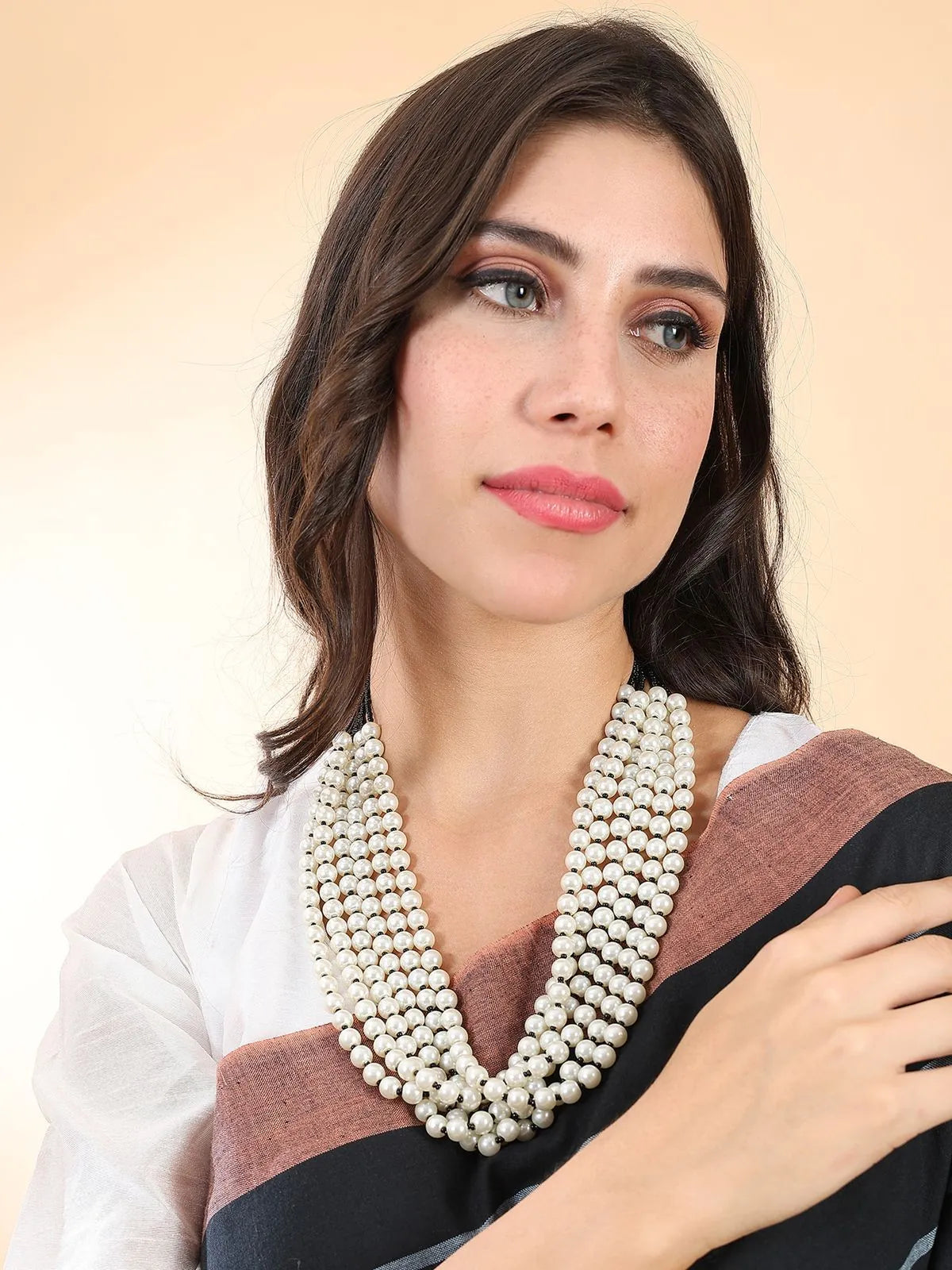 Pearl Layer Necklace