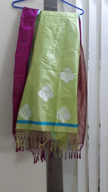 Handloom Satin Border Kadwa With Reshmi Silver Zari Buta Parrot color Duptta. Silk/Silk -DUP-014