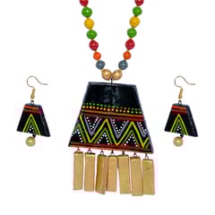 MULTICOURED LONG NECKLACE SET WITH GOLDEN TOUCH