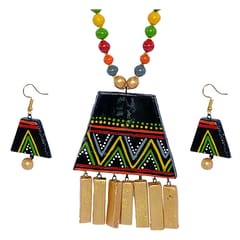 MULTICOURED LONG NECKLACE SET WITH GOLDEN TOUCH