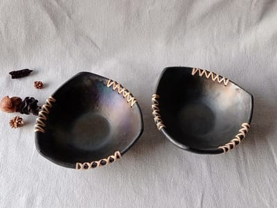 Terracotta by Sachii "Longpi Black Pottery Trikon Serving Bowls Set of 2"