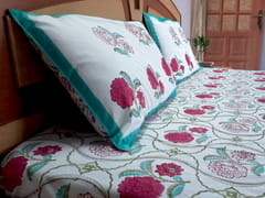 Premium quality super soft Pure cotton hand block printed King Size bedsheet with two reversible pillow covers in beautiful Pink and white color